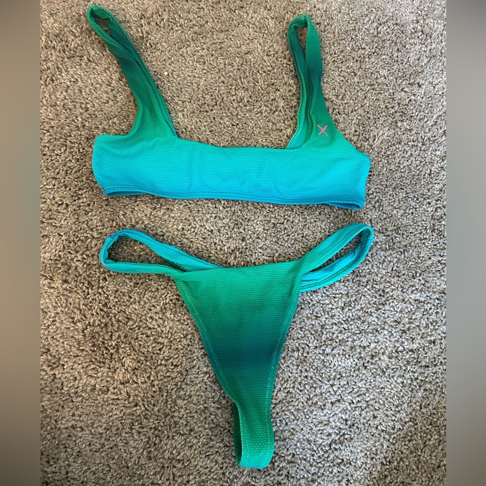 BoutineXLosAngelas Green Bikini Set- M